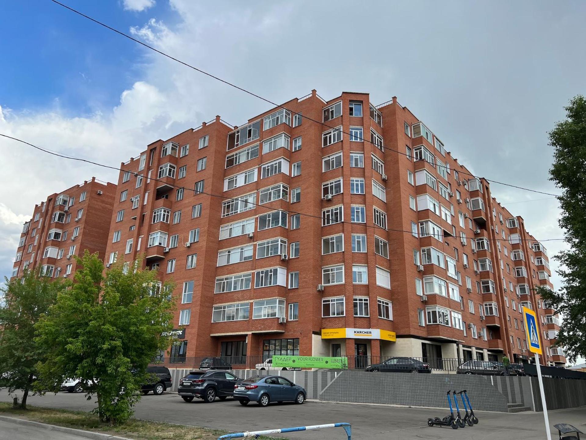 Uutnaya Quartira V Novom Dome Apartment Павлодар Екстериор снимка